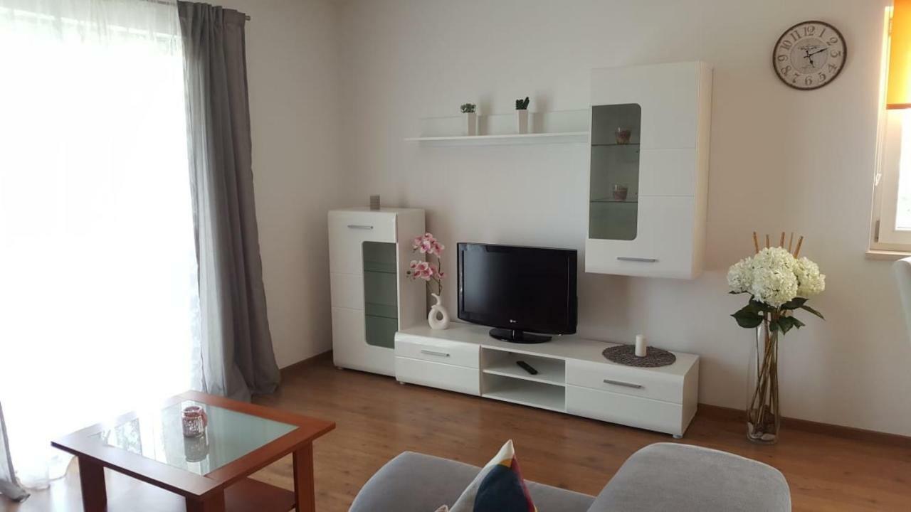 Cozy Apartment With Sea View Kastela Exterior photo